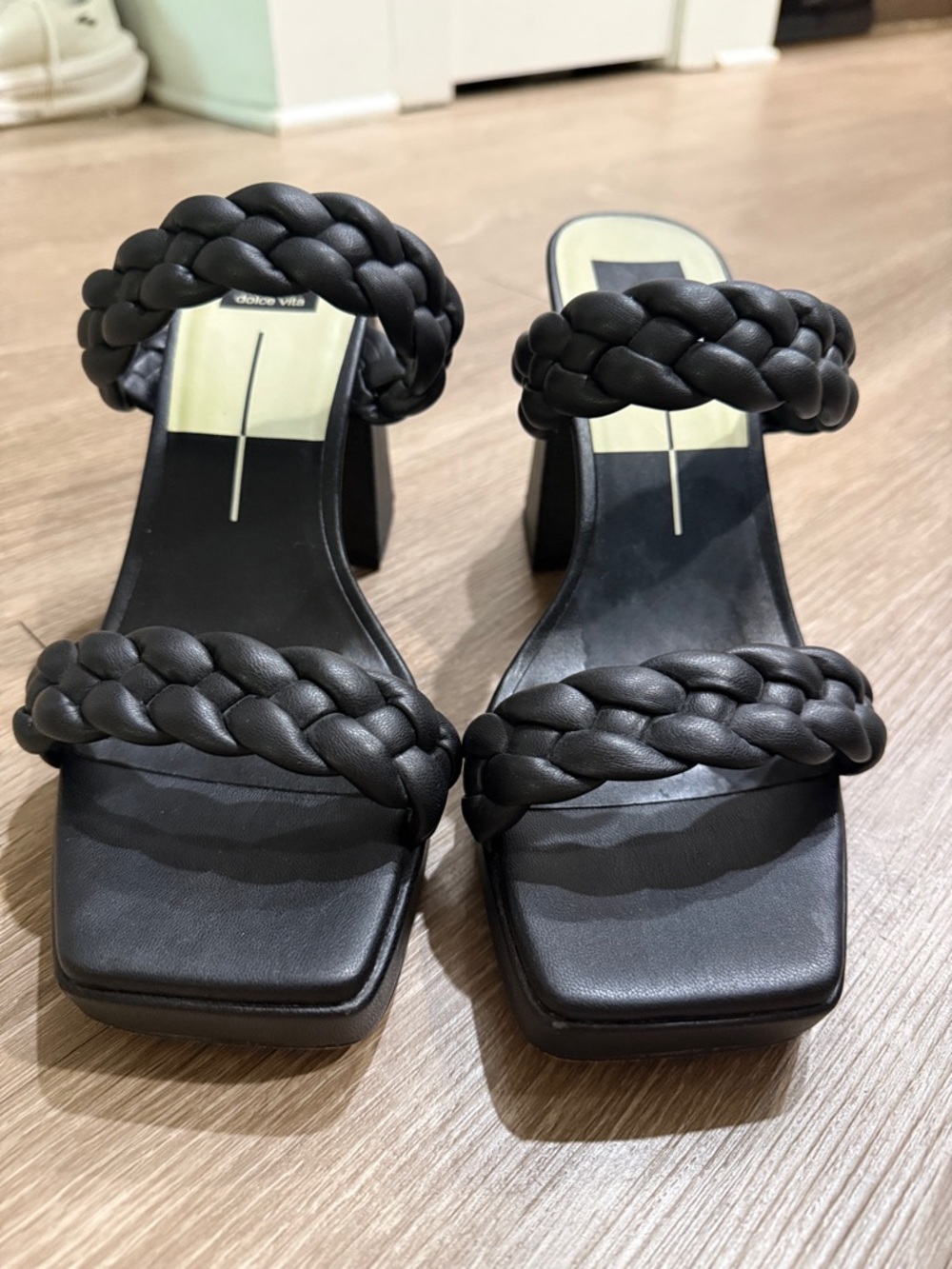 Dolce Vita Ashby Sandal - Picture 3 of 8